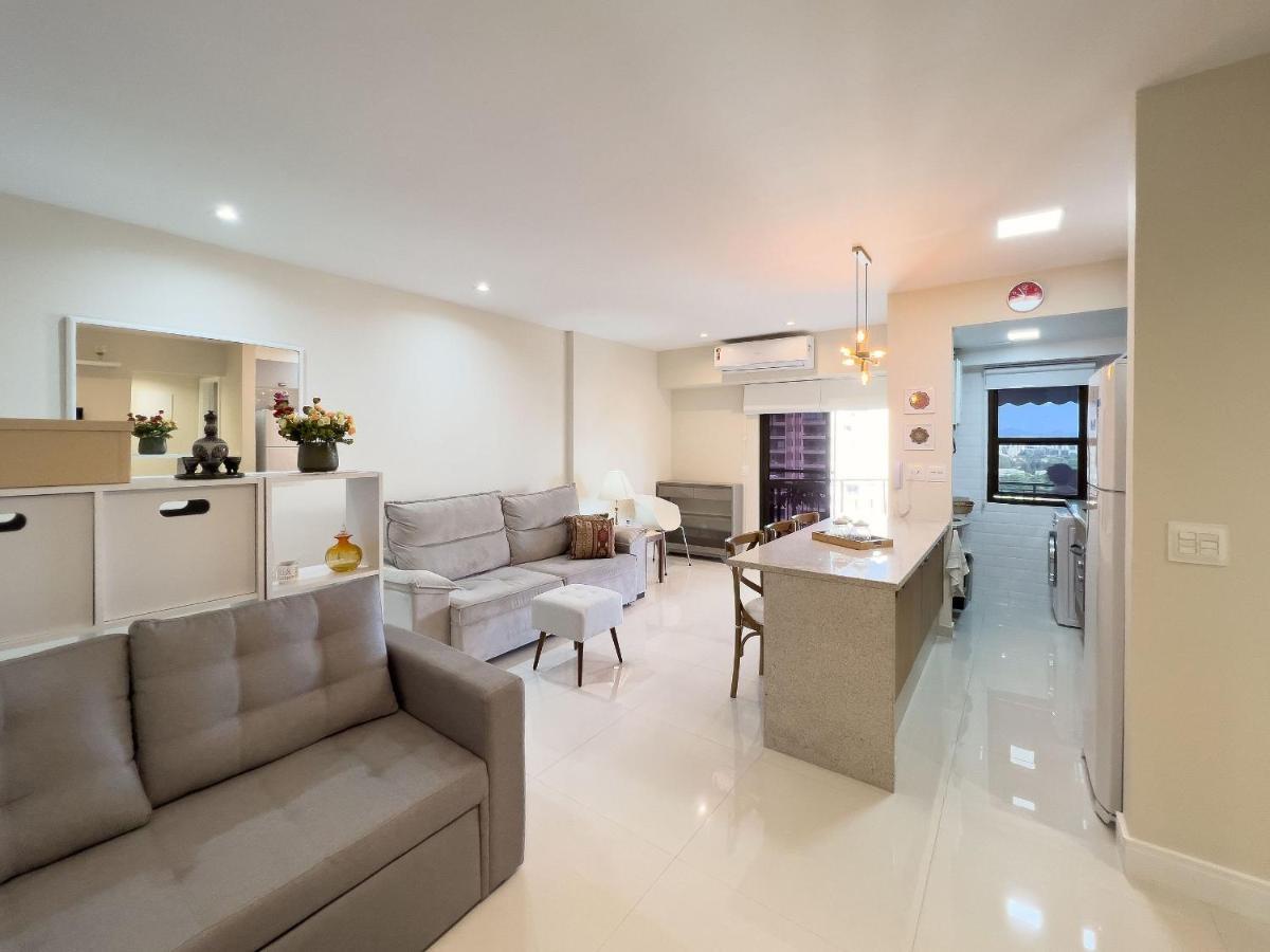 Apartamento Lindo Flat Com Varanda E Vista Panoramica No Coracao Da Barra Pertinho De Tudo B1-0029