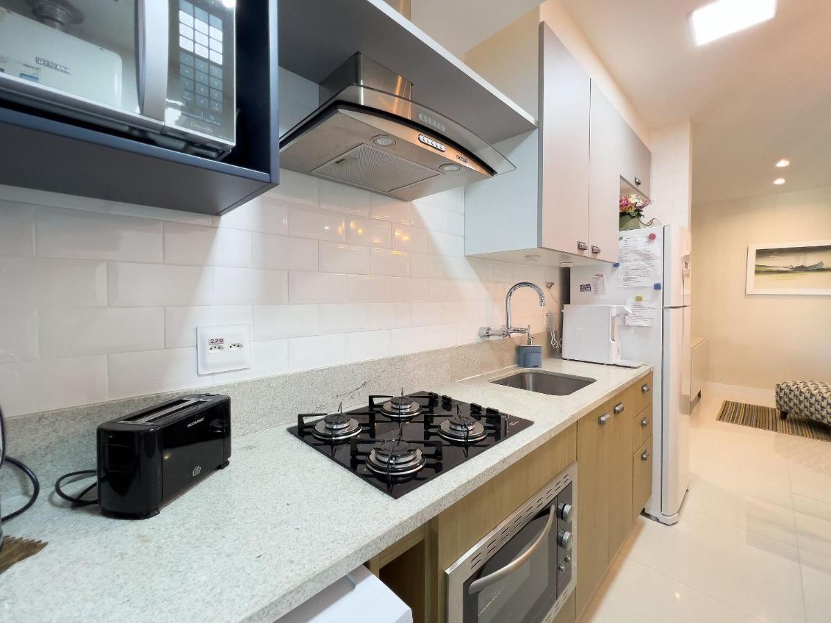 Apartamento Lindo Flat Com Varanda E Vista Panoramica No Coracao Da Barra Pertinho De Tudo B1-0029 Rio de Janeiro